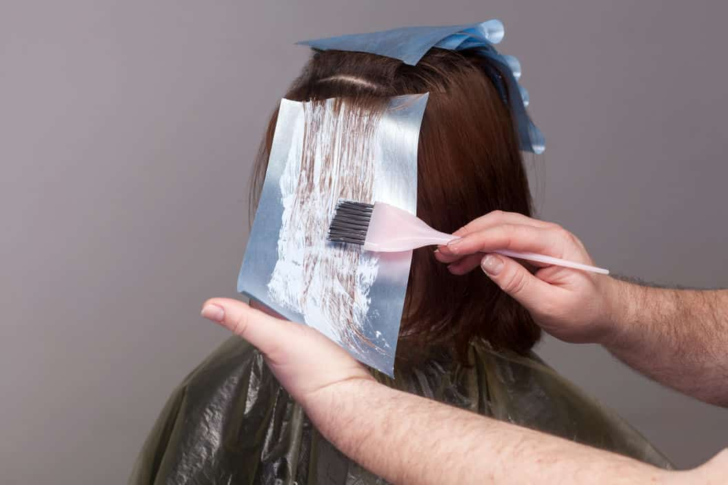 peluquería decolorante cabello